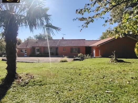 Maison de plain-pied à vendre 345 000 € 7 pièces 4 chambres 158 m² 3 389 m² de terrain La Rouquette 12200