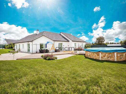 Maison de plain-pied à vendre 380 000 € 7 pièces 5 chambres 170 m² 6 584 m² de terrain Semoy 45400