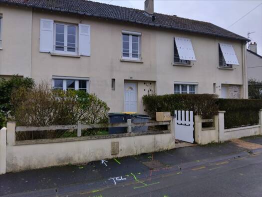 Maison à louer 1 099 € 4 pièces 3 chambres 74 m² 180 m² de terrain Charlotte Corday Mondeville 14120