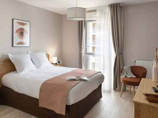 Appartement à louer 703 € 1 pièce 33 m² disponible dès maintenant Nord Ouest Lens 62300