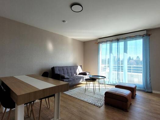 Appartement à louer 725 € 2 pièces 1 chambre 48,7 m² Étage 3/3 Grand Centre Ville Saint-Jean-de-la-Ruelle 45140