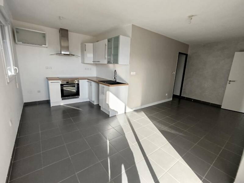 Maison à louer, 40m², CUERS