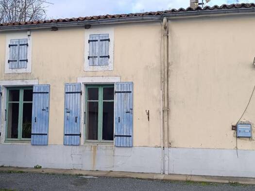 Maison à vendre 132 900 € 4 pièces 3 chambres 101,7 m² 634 m² de terrain Saint-Pierre-La-Noue 17700