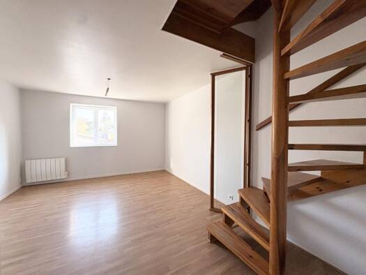 Duplex à louer 650 € 4 pièces 3 chambres 81 m² 1er étage Cercié 69220