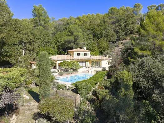 Maison à vendre 1 190 000 € 5 pièces 4 chambres 216 m² 3 195 m² de terrain Le Rouret 06650