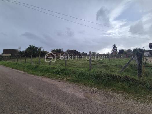 Propriété de loisirs à vendre 42 500 € 2 092 m² de terrain Champlost 89210