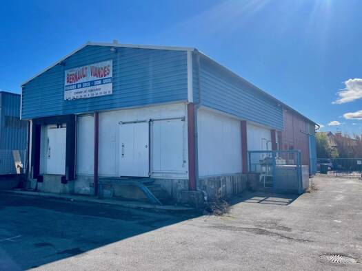 Local d'activités à vendre 160 000 € 200 m² d'espace de stockage Le Terrefort-La Plaine Pamiers 09100