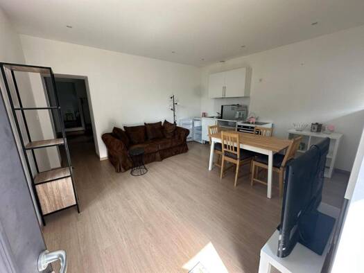 Appartement à louer 790 € 2 pièces 1 chambre 47 m² 1er étage Pommiers 69480