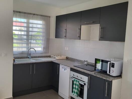 Appartement à louer 1 250 € 3 pièces 2 chambres 72,1 m² RDC Morne-à-l'Eau 97111