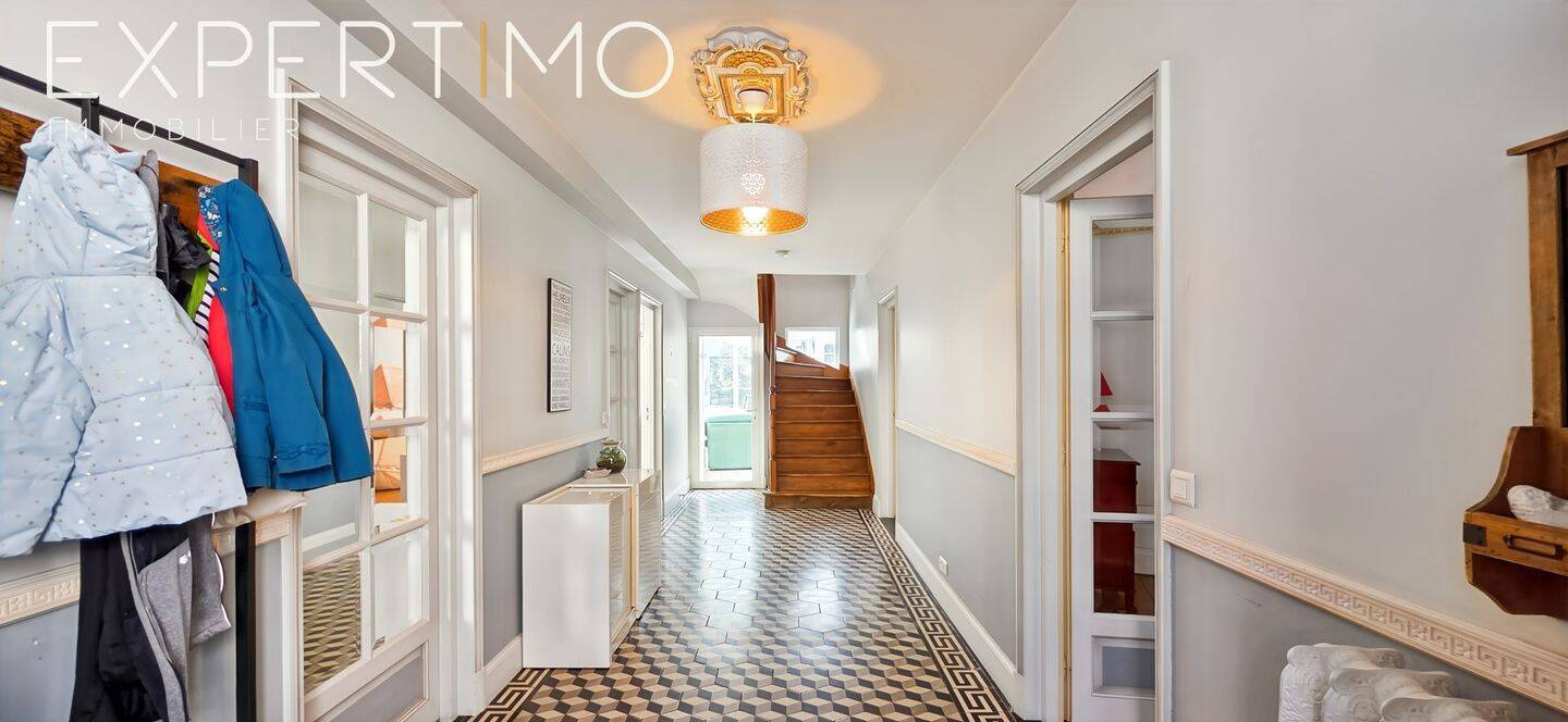 Maison à vendre, 327m², ESTOUCHES