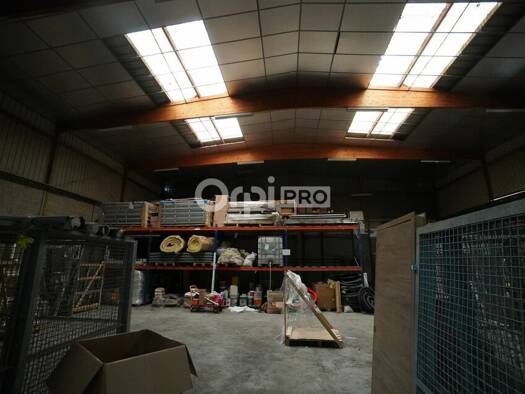 Local d'activités à vendre 1 500 000 € 1 424 m² d'espace de stockage Quetigny 21800