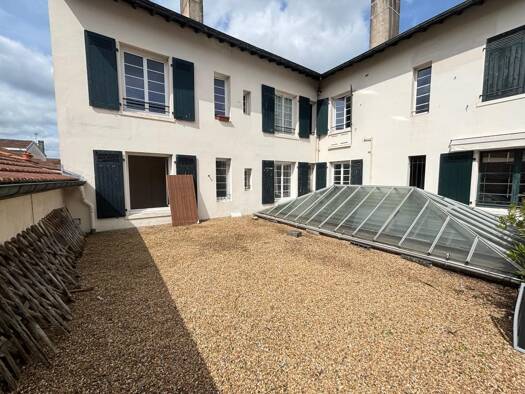 Appartement à vendre 398 000 € 6 pièces 5 chambres 128,2 m² Étage 1/2 Saint Esprit Bayonne 64100