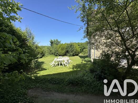Maison à vendre 176 000 € 9 pièces 5 chambres 190 m² 896 m² de terrain Saint-Léon-sur-Vézère 24290