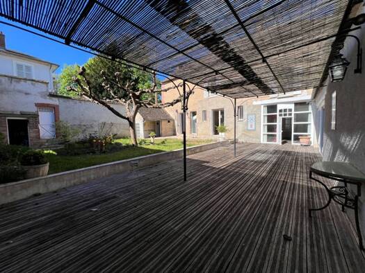 Maison à vendre 415 000 € 7 pièces 5 chambres 267 m² 651 m² de terrain Sens 89100