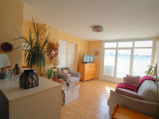 Appartement à vendre 117 000 € 4 pièces 3 chambres 65 m² Étage 2/4 Grand Centre Ville Saint-Jean-de-la-Ruelle 45140