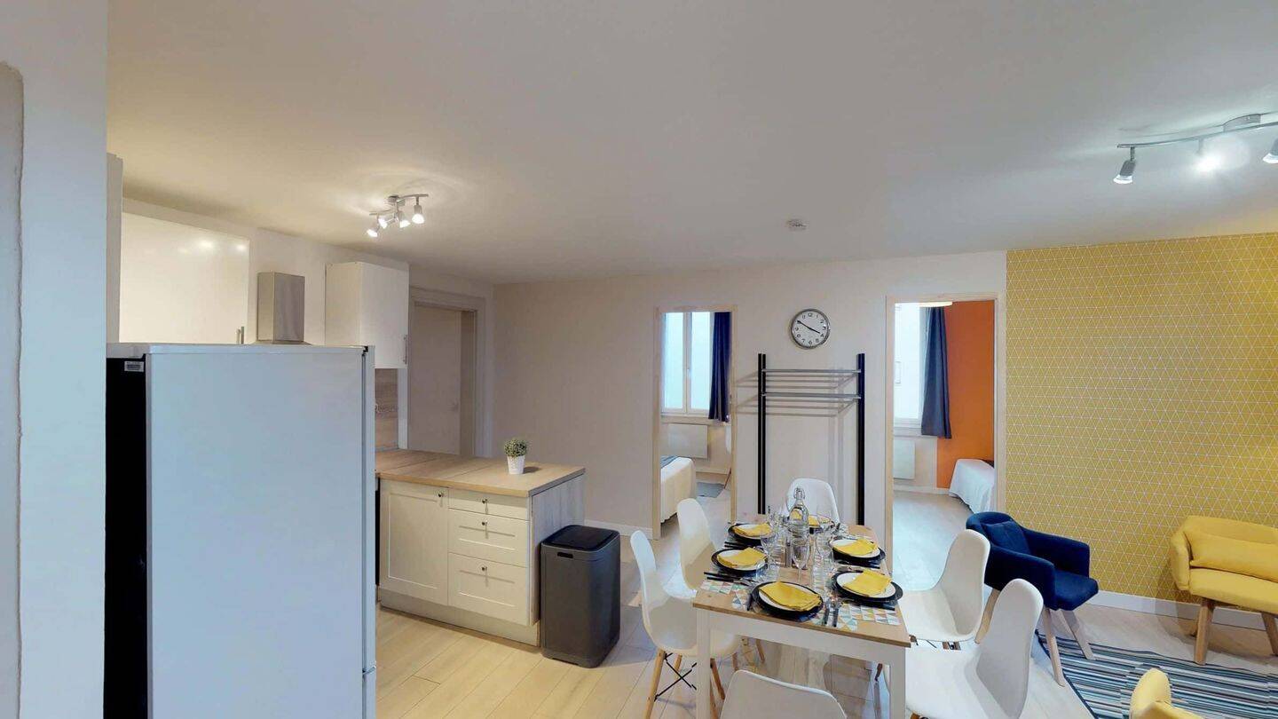 Chambre dans le 33 cours Gambetta - Colocation — 7