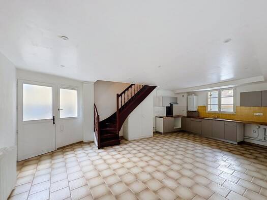 Duplex à vendre 349 000 € 5 pièces 3 chambres 120 m² RDC/2 Ouest Fosses 95470