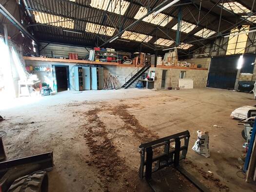 Entrepôt à vendre 269 000 € 356 m² d'espace de stockage Remy 60190