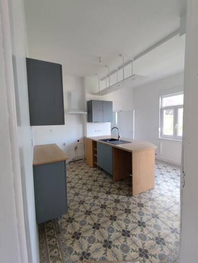 Appartement à louer 820 € 3 pièces 1 chambre 75 m² RDC Steenwerck 59181