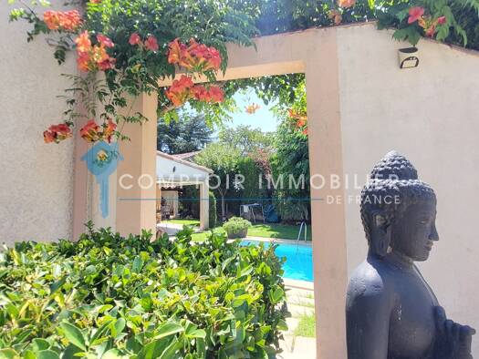 Maison de plain-pied à vendre 479 000 € 5 pièces 3 chambres 181 m² 810 m² de terrain Parignargues 30730