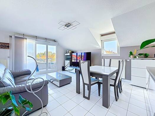 Appartement à vendre 399 000 € 4 pièces 3 chambres 84 m² Étage 3/3 Ouest Gex 01170