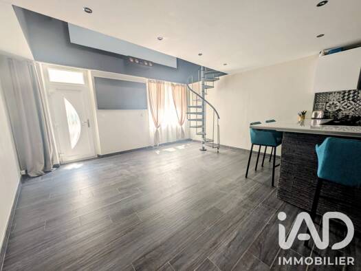 Maison à vendre 220 000 € 4 pièces 2 chambres 100 m² 242 m² de terrain La Coucourde 26740