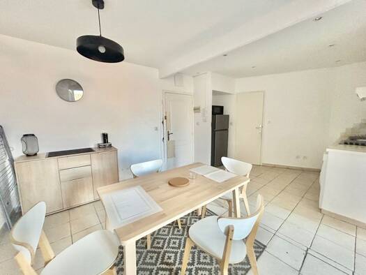 Duplex à vendre 79 900 € 2 pièces 1 chambre 37 m² Étage 2/3 Centre Ville Le Muy 83490
