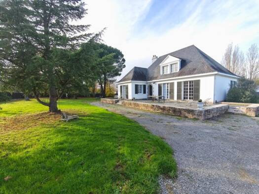 Maison de ville à vendre 549 000 € 6 pièces 4 chambres 150 m² 2 591 m² de terrain Saffré 44390