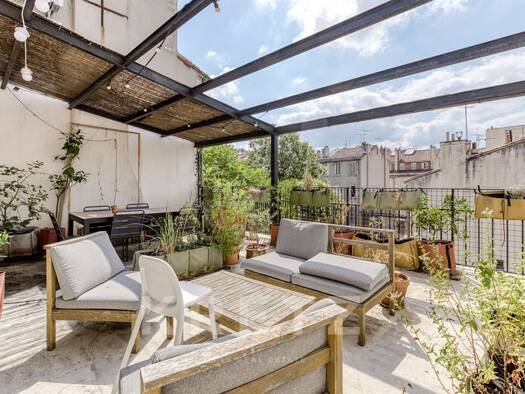 Duplex à vendre 995 000 € 7 pièces 5 chambres 211 m² Étage 2/4 Cinq Avenues Marseille 4ème arrondissement 13004