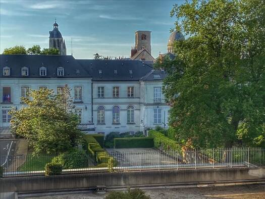 Appartement à vendre 611 900 € 8 pièces 4 chambres 220 m² Étage 3/4 Grammont Tours 37000
