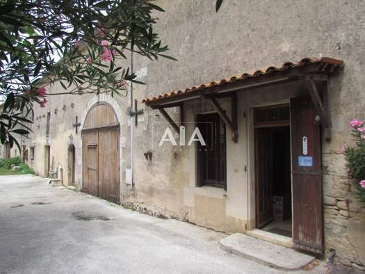 Maison à vendre 128 400 € 8 pièces 1 chambre 170 m² 1 270 m² de terrain Courcôme 16240