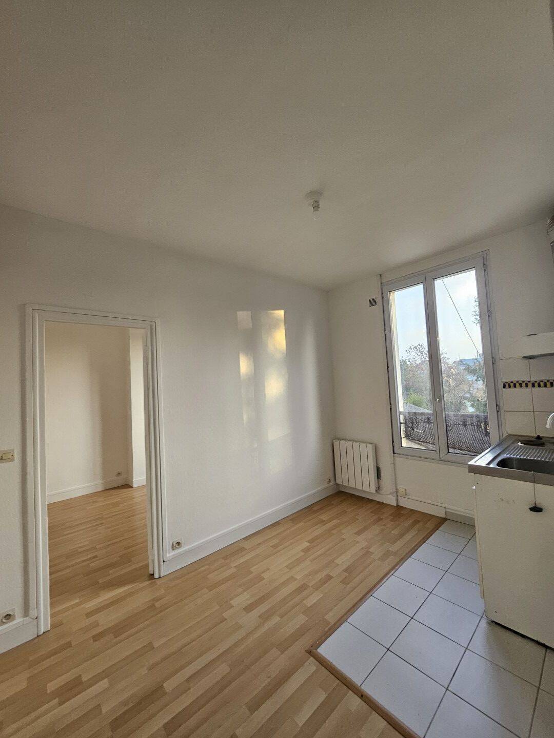 Maison à louer, 25m², SAINT MAUR DES FOSSES