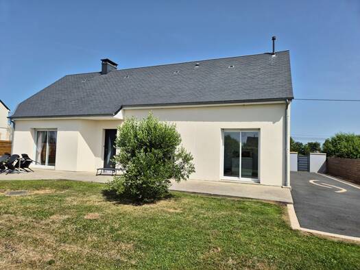 Maison de plain-pied à vendre 260 000 € 4 pièces 3 chambres 97 m² 786 m² de terrain Quettreville-sur-Sienne 50660