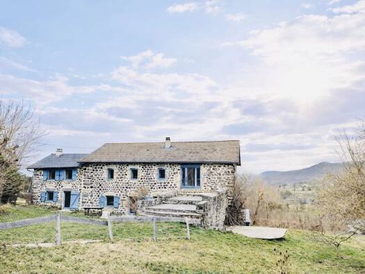 Maison à vendre 358 000 € 7 pièces 198 m² 1 592 m² de terrain Saint-Julien-Chapteuil 43260