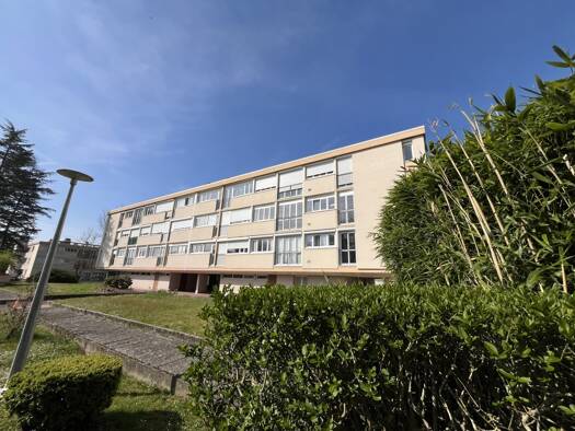 Appartement à louer 708 € 1 pièce 34,1 m² 1er étage Coupières Mérantaise Gif-sur-Yvette 91190