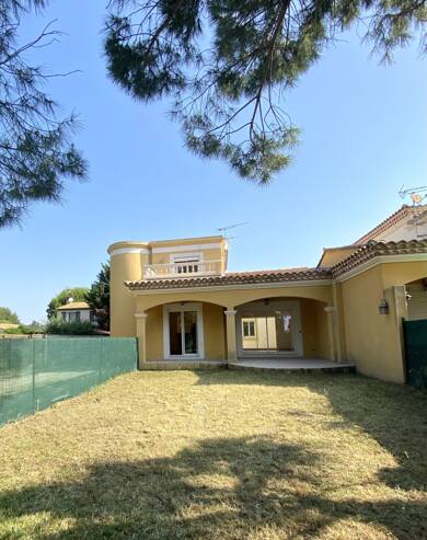 Villa à louer 1 315 € 4 pièces 3 chambres 120 m² 200 m² de terrain Fourques 30300