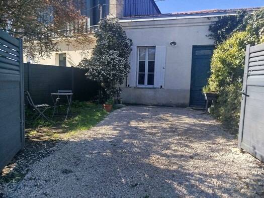 Maison à louer - Première occupation 970 € 2 pièces 1 chambre 65 m² 100 m² de terrain Bauge-Sarcignan-Versein Villenave-d'Ornon 33140