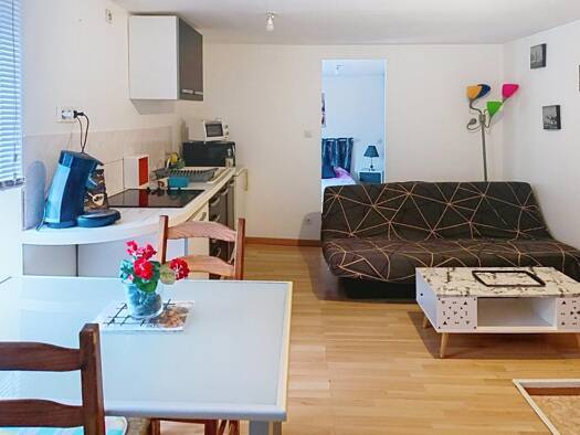 Immeuble à vendre 390 000 € 357 m² Est Mirecourt 88500