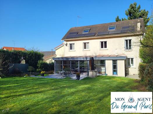 Maison à vendre 879 000 € 8 pièces 5 chambres 210 m² 1 000 m² de terrain Viaduc Est Orsay 91400