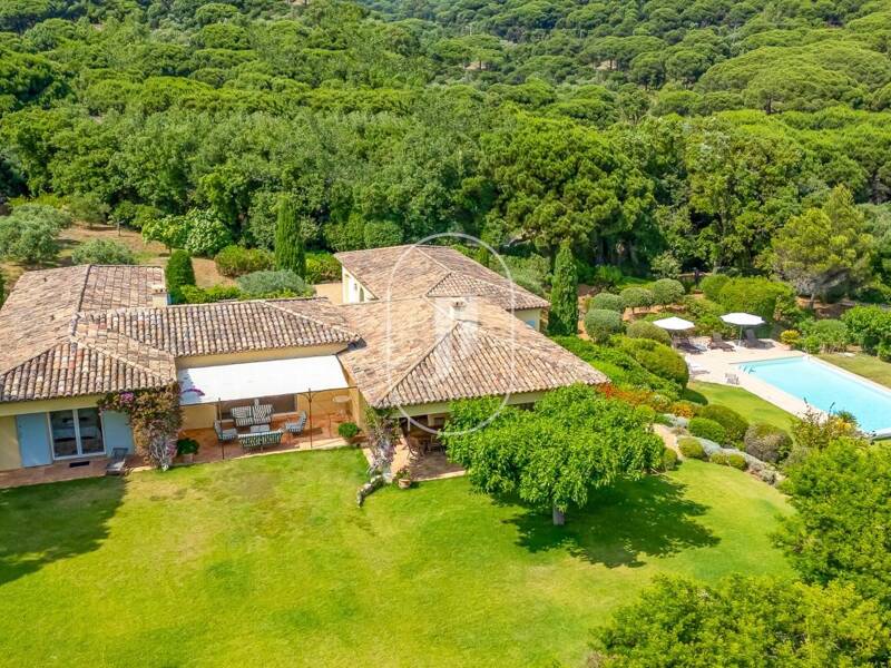 Maison à vendre, 300m², LA CROIX VALMER