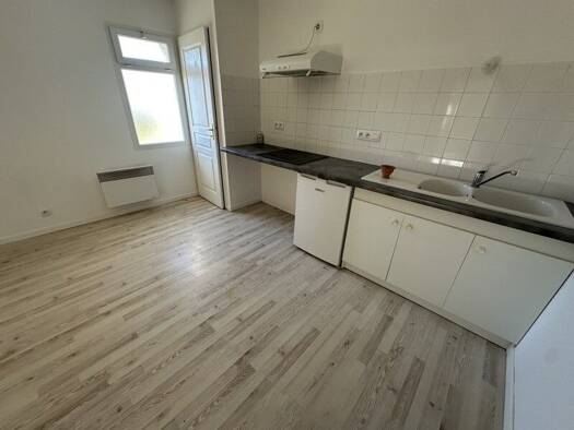 Appartement à louer 341 € 2 pièces 1 chambre 32,8 m² RDC Miramont-de-Guyenne 47800