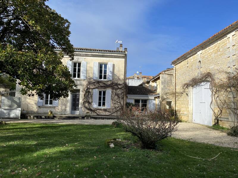 Maison à vendre, 324m², MAGNAC SUR TOUVRE