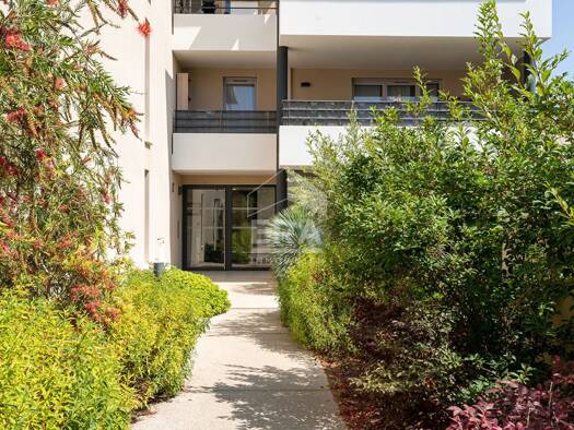 Appartement à vendre 475 000 € 4 pièces 3 chambres 80 m² Étage 1/2 Escaillon Bouc Bel Air 13320