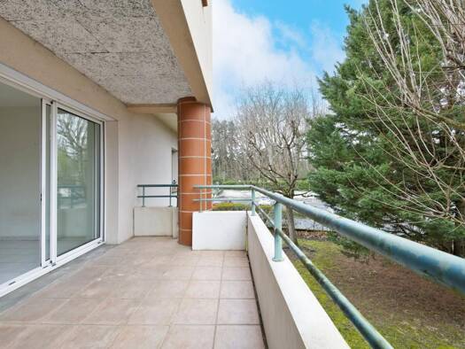 Appartement à louer 600 € 2 pièces 1 chambre 42 m² Étage 2/3 Sud Saint-Jean 31240