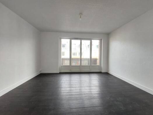Appartement à louer 550 € 3 pièces 2 chambres 53 m² Étage 2/2 Blin Gare Elbeuf 76500