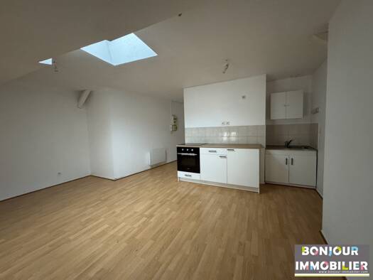 Appartement à louer 550 € 2 pièces 1 chambre 45,1 m² Étage 3/3 Sud Vizille 38220