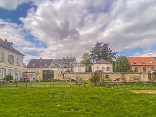 Maison à vendre 550 000 € 23 pièces 10 chambres 600 m² 24 100 m² de terrain Angerville 91670