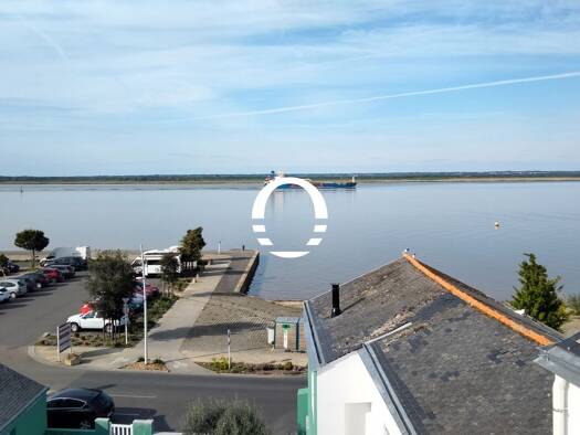 Triplex à vendre 148 000 € 3 pièces 2 chambres 49 m² Étage 2/2 Paimbœuf 44560