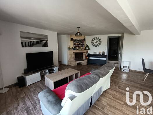 Maison de plain-pied à vendre 164 800 € 8 pièces 5 chambres 145 m² 1 430 m² de terrain Luzay 79100