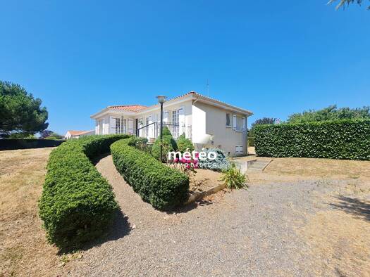 Maison à vendre 278 600 € 5 pièces 4 chambres 140 m² 1 000 m² de terrain Longeville-sur-Mer 85560